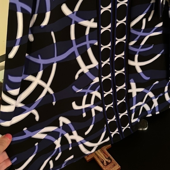 AXCESS Black/Blue/Gray/White Design Deep V-Neck Dress w/Tie Belt, Sz Large, EUC. - Picture 8 of 10